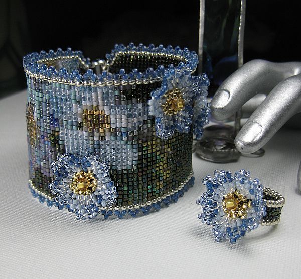 Forget Me Not, beadwork by Erin Simonetti