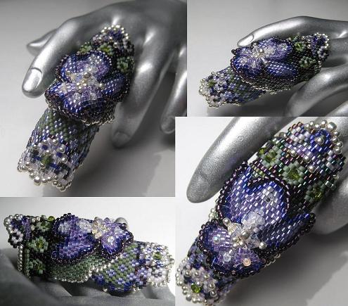 Purple & Green Delicas create this 'Finger Ring'=