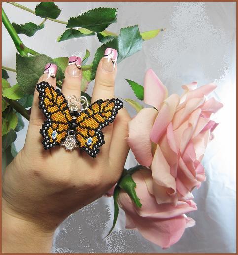 Look What Landed On My Finger, beadwork by Erin Simonetti