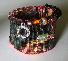 When worn, this cuff exudes 'Artsy'!