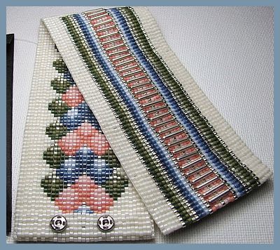 Loomed Needle Case, beadwork by Erin Simonetti